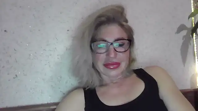 Snapshot of fox_red_lady7 chatting on 04-13-26, 07:19 fox red lady7 online show from 04-13-26, 07:19