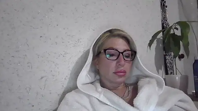 Snapshot of fox_red_lady7 chatting on 05-02-26, 08:36 fox red lady7 online show from 05-02-26, 08:36
