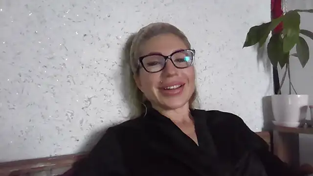 Snapshot of fox_red_lady7 chatting on 05-14-26, 08:54 fox red lady7 online show from 05-14-26, 08:54