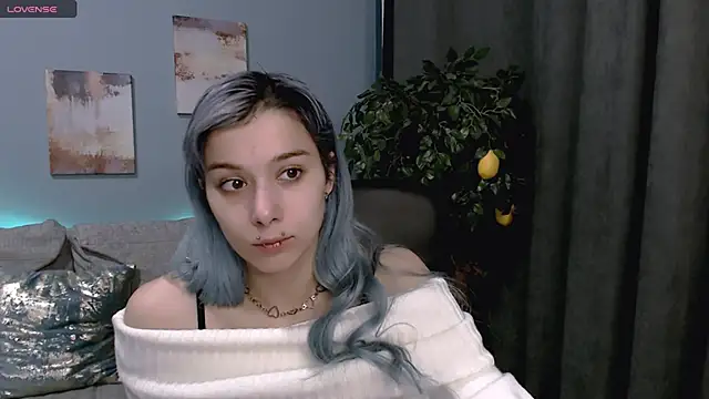 Snapshot of SophieAsh chatting on 09-28-25, 03:39 SophieAsh online show from 09-28-25, 03:39