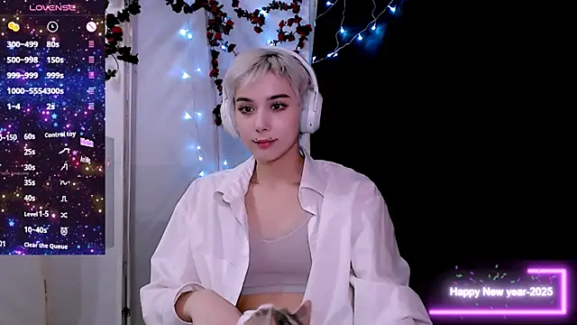 SophieAsh online show from 12-21-25, 06:04