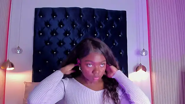 DahianaLopez  online show from 03-26-26, 12:00