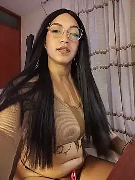 FallsForHerSmile online show from 05-14-26, 05:36