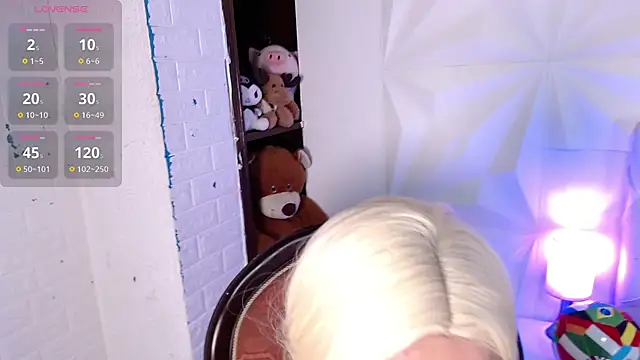Cherrylionn online show from 06-16-26, 03:42