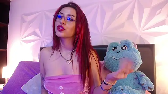 Mia Lou  online show from 09-15-25, 07:47