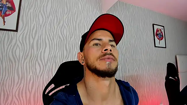 Snapshot of dylan_jacobx chatting on 11-19-25, 02:33 dylan jacobx online show from 11-19-25, 02:33