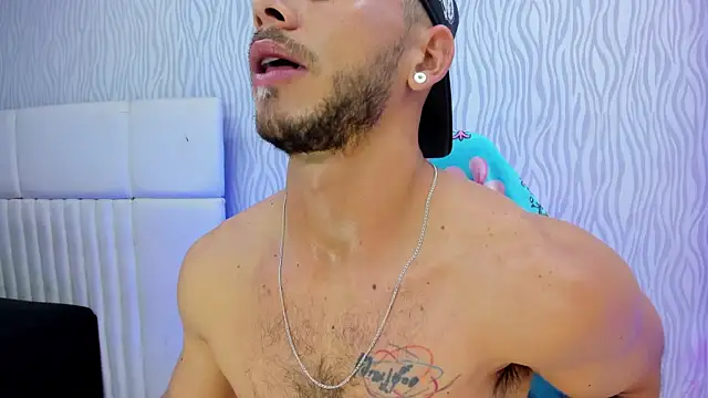 Snapshot of dylan_jacobx chatting on 12-18-25, 03:45 dylan jacobx online show from 12-18-25, 03:45