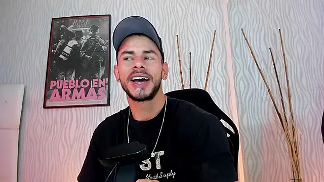 Snapshot of dylan_jacobx chatting on 01-17-26, 04:06 dylan jacobx online show from 01-17-26, 04:06