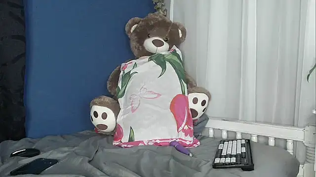 lishainparis18 online show from 02-10-26, 07:18