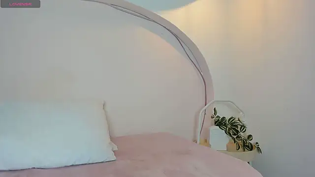 sweetluu  online show from 09-24-25, 07:39