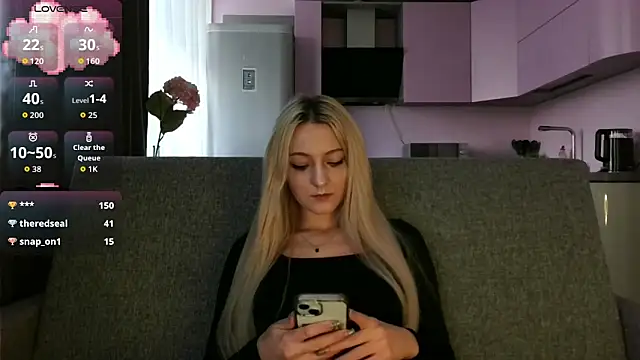 Snapshot of white_liillyy chatting on 09-11-25, 04:07 white liillyy online show from 09-11-25, 04:07