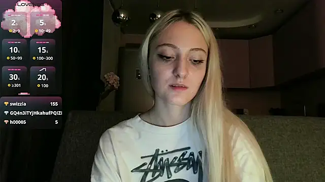 Snapshot of white_liillyy chatting on 09-14-25, 12:21 white liillyy online show from 09-14-25, 12:21