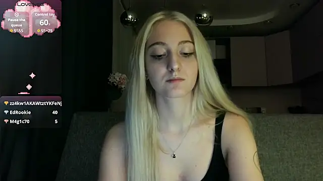 Snapshot of white_liillyy chatting on 09-18-25, 11:18 white liillyy online show from 09-18-25, 11:18