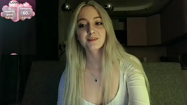 Snapshot of white_liillyy chatting on 10-05-25, 07:45 white liillyy online show from 10-05-25, 07:45