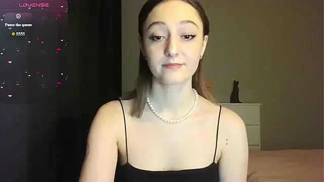 white liillyy online show from 03-24-26, 09:42