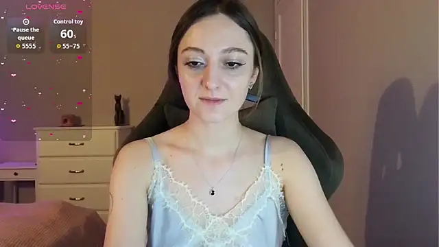 white liillyy online show from 06-14-26, 10:56