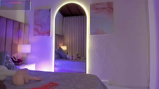 Mia mtnz02 online show from 12-14-25, 03:45