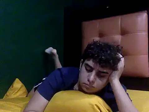 Snapshot of Thiagoforyou chatting on 10-11-25, 05:17 Thiagoforyou online show from 10-11-25, 05:17