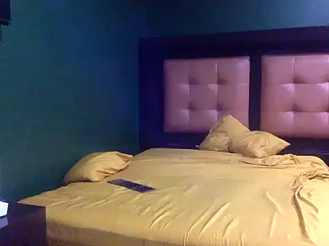 Snapshot of Thiagoforyou chatting on 10-22-25, 04:57 Thiagoforyou online show from 10-22-25, 04:57