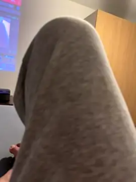 Snapshot of tashaninlife chatting on 11-05-25, 12:43 tashaninlife online show from 11-05-25, 12:43