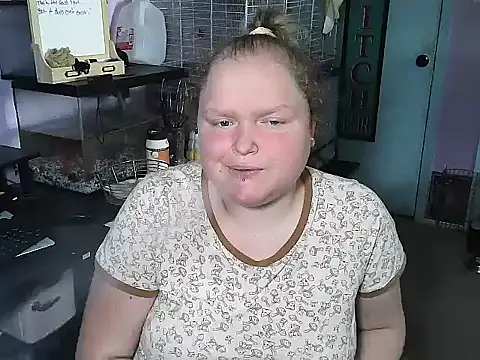 Snapshot of KadiSparkle chatting on 09-16-25, 05:47 KadiSparkle online show from 09-16-25, 05:47