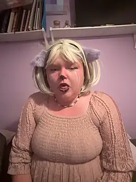 Snapshot of KadiSparkle chatting on 11-01-25, 01:07 KadiSparkle online show from 11-01-25, 01:07