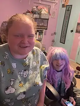 Snapshot of KadiSparkle chatting on 11-15-25, 03:15 KadiSparkle online show from 11-15-25, 03:15