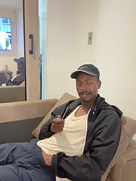 Snapshot of AllDayBbC chatting on 10-07-25, 11:24 AllDayBbC online show from 10-07-25, 11:24