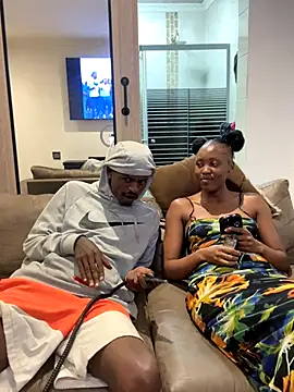 Snapshot of AllDayBbC chatting on 10-24-25, 07:10 AllDayBbC online show from 10-24-25, 07:10