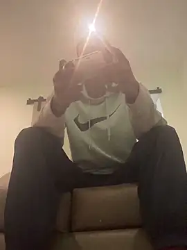 Snapshot of AllDayBbC chatting on 11-19-25, 08:20 AllDayBbC online show from 11-19-25, 08:20