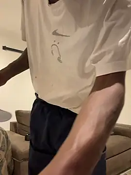 Snapshot of AllDayBbC chatting on 01-10-26, 07:26 AllDayBbC online show from 01-10-26, 07:26