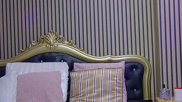 LunaHart online show from 09-29-25, 05:07