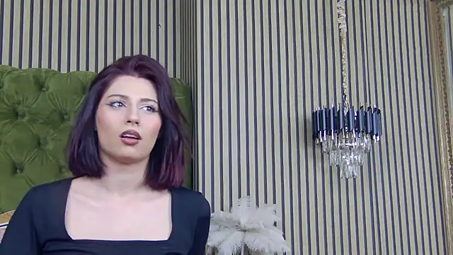 LunaHart online show from 11-28-25, 07:49