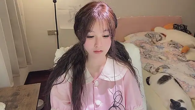 Snapshot of FuFu-puff chatting on 11-22-25, 02:49 FuFu-puff online show from 11-22-25, 02:49