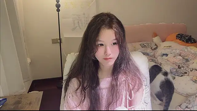 Snapshot of FuFu-puff chatting on 11-25-25, 05:46 FuFu-puff online show from 11-25-25, 05:46