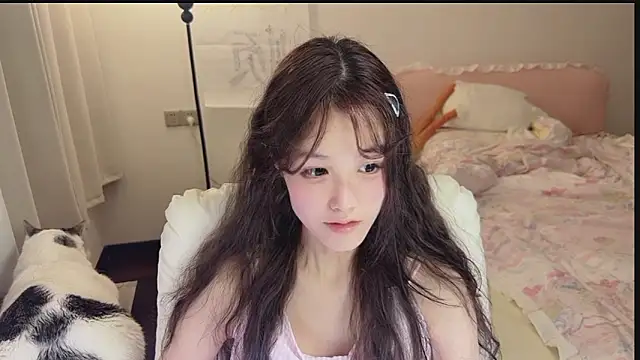 Snapshot of FuFu-puff chatting on 12-18-25, 02:56 FuFu-puff online show from 12-18-25, 02:56