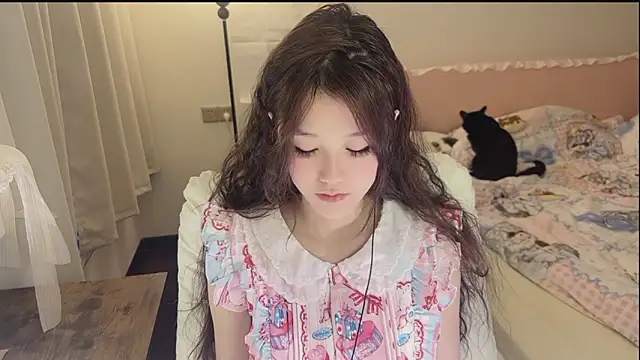 Snapshot of FuFu-puff chatting on 01-13-26, 09:58 FuFu-puff online show from 01-13-26, 09:58