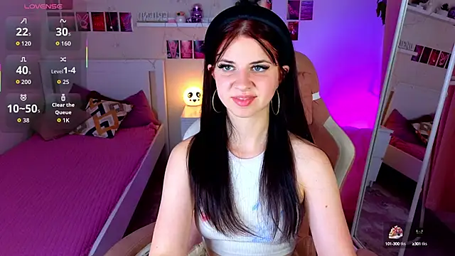 Snapshot of Wander_Waves chatting on 09-13-25, 08:41 Wander Waves online show from 09-13-25, 08:41