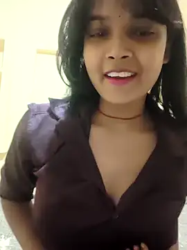 Snapshot of RAYI_Queen_2 chatting on 11-10-25, 07:24 RAYI Queen 2 online show from 11-10-25, 07:24