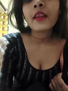 Snapshot of RAYI_Queen_2 chatting on 11-14-25, 05:44 RAYI Queen 2 online show from 11-14-25, 05:44