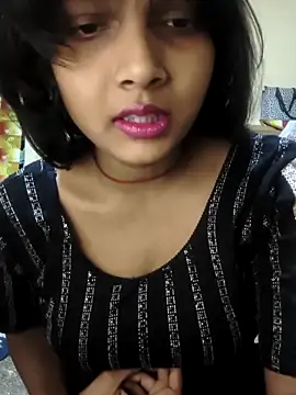 Snapshot of RAYI_Queen_2 chatting on 11-24-25, 09:31 RAYI Queen 2 online show from 11-24-25, 09:31