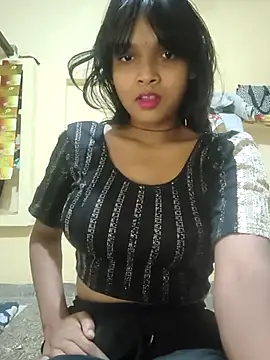 Snapshot of RAYI_Queen_2 chatting on 11-27-25, 02:02 RAYI Queen 2 online show from 11-27-25, 02:02