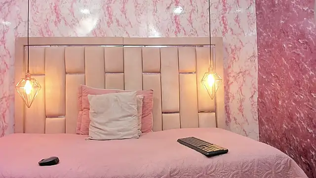 WILD FIREE  online show from 12-15-25, 08:02