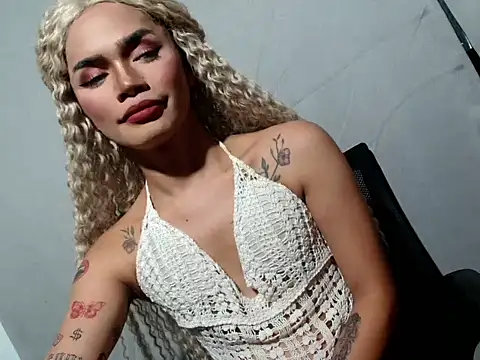 Snapshot of hugecockbabe chatting on 03-23-26, 09:46 hugecockbabe online show from 03-23-26, 09:46