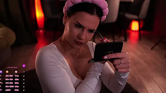 Snapshot of MaryHols chatting on 10-06-25, 04:37 MaryHols online show from 10-06-25, 04:37