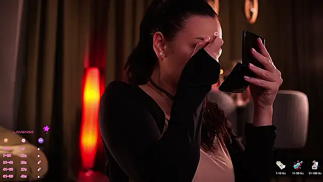 Snapshot of MaryHols chatting on 12-03-25, 05:11 MaryHols online show from 12-03-25, 05:11