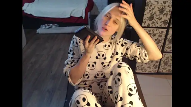 Ur SweetLuckyGirl777 online show from 09-18-25, 05:04