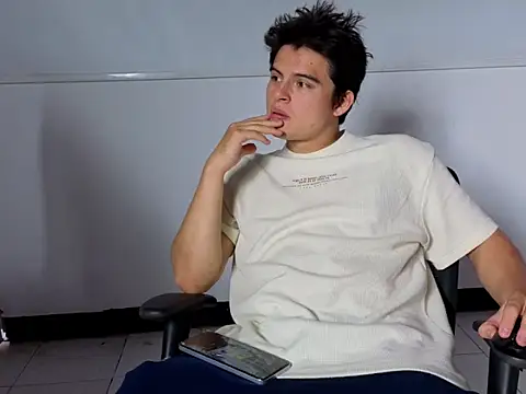 invincible200 online show from 10-13-25, 01:33