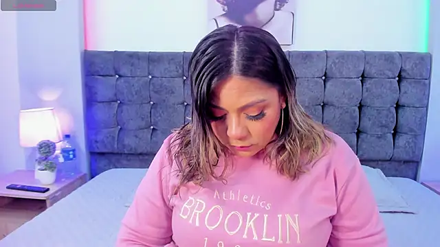 Snapshot of isabella_horney_ chatting on 09-25-25, 07:28 isabella horney online show from 09-25-25, 07:28