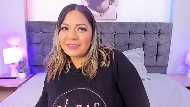 Snapshot of isabella_horney_ chatting on 09-28-25, 08:58 isabella horney online show from 09-28-25, 08:58